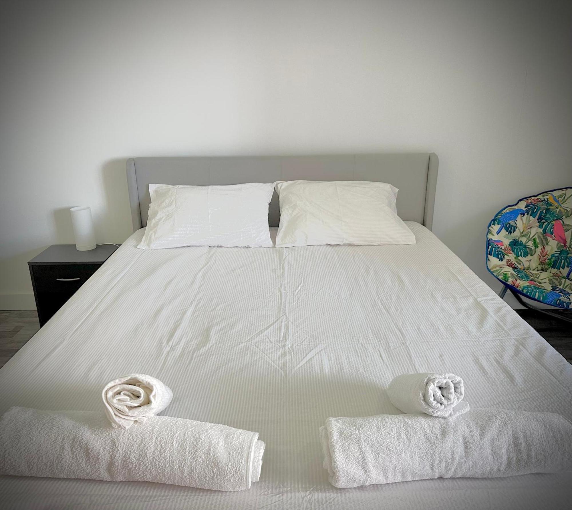 Sea View Apartment & 4 Minutes Walk To The Beach Paço de Arcos Extérieur photo
